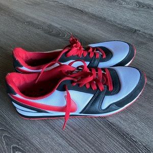 Nike Women’s Eclipse II Valentine’s Day Sz 9